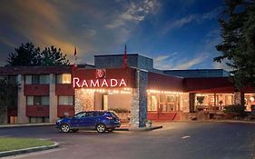 Ramada By Wyndham Pinewood Park Resort North Bay